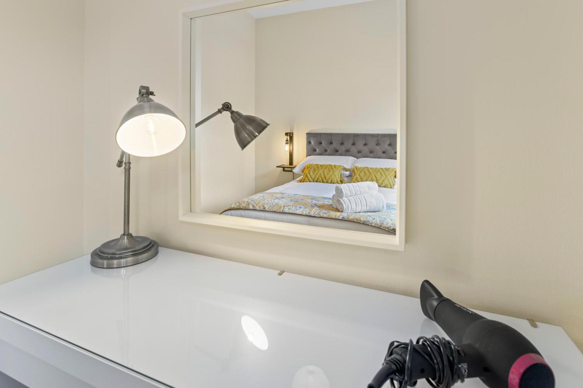 Riverside Townhouse אנטרים מראה חיצוני תמונה